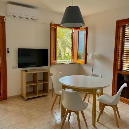 Beachfront Rooms マリーナ・ディ・ラグーザ エクステリア 写真