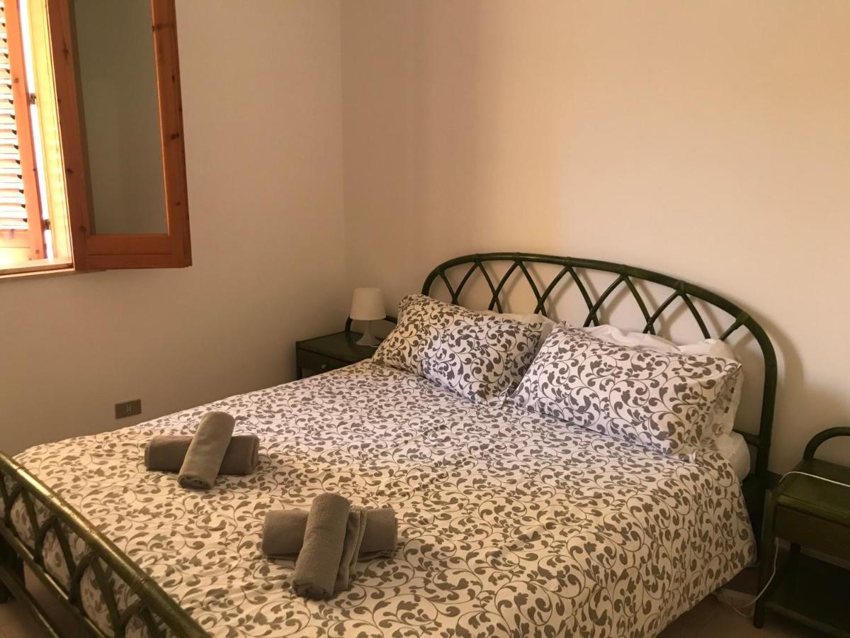 Beachfront Rooms マリーナ・ディ・ラグーザ エクステリア 写真